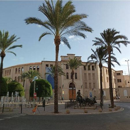 Estudio B Cerca De La Plaza De Toros Аликанте Екстериор снимка